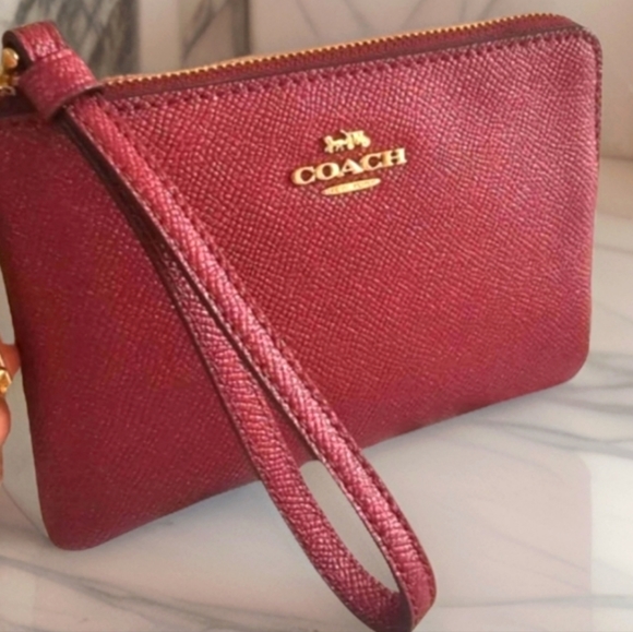 Boxed Corner Zip Wristlet - Picture 4 of 5